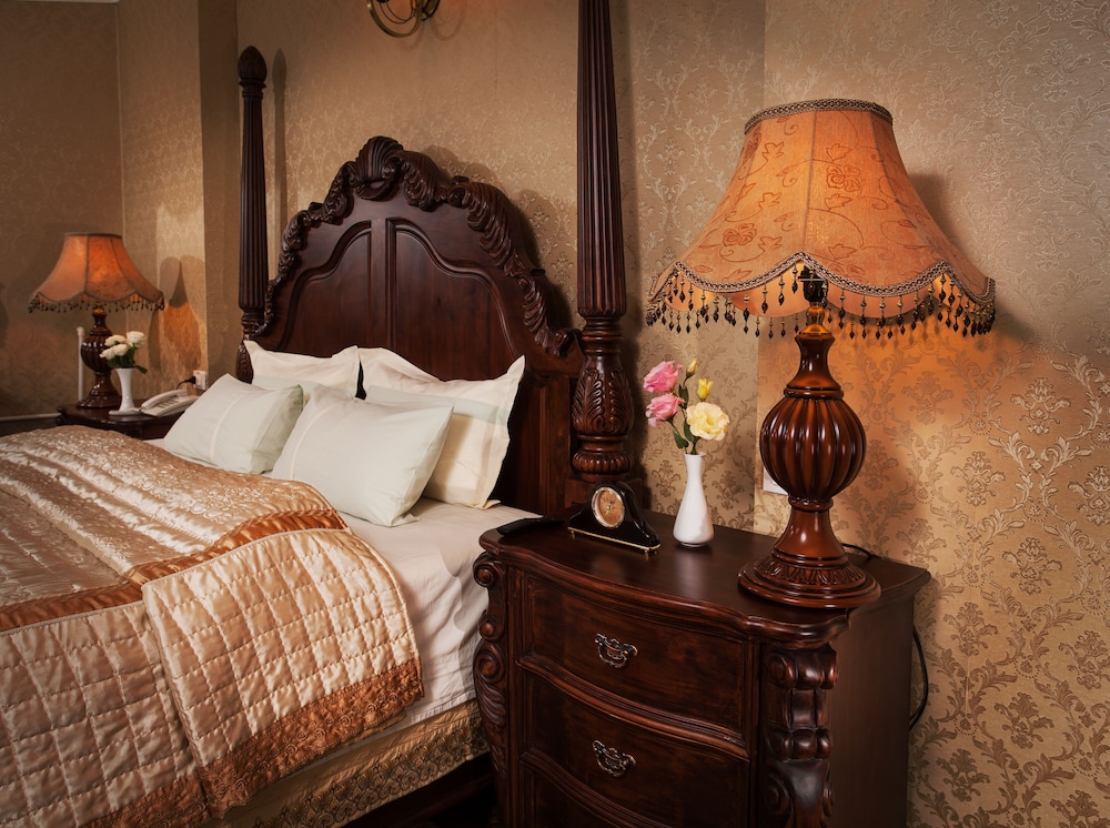 Presidential Room, Fireplace, Executive Level photo 1
