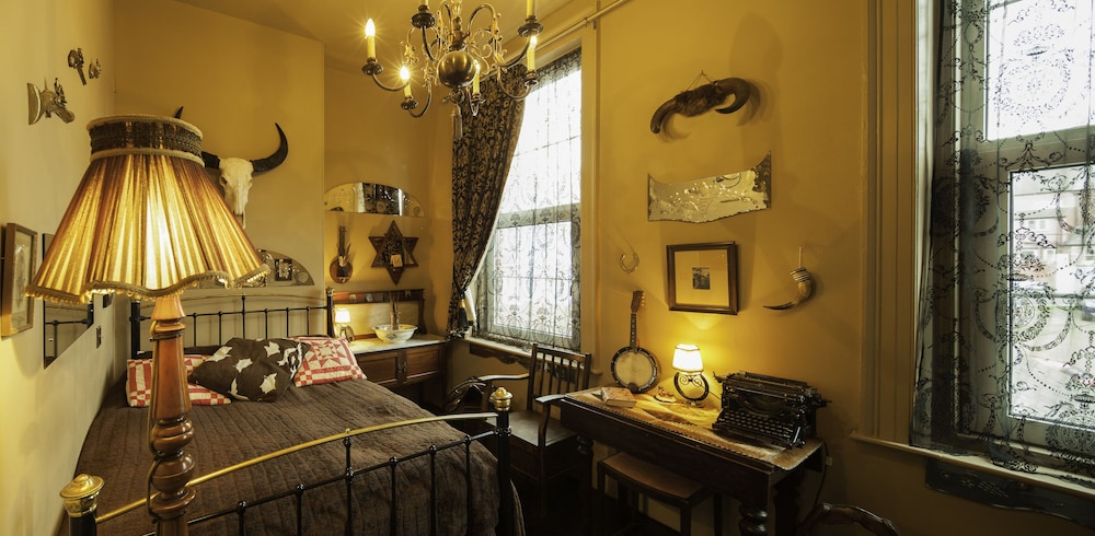 Saloon
