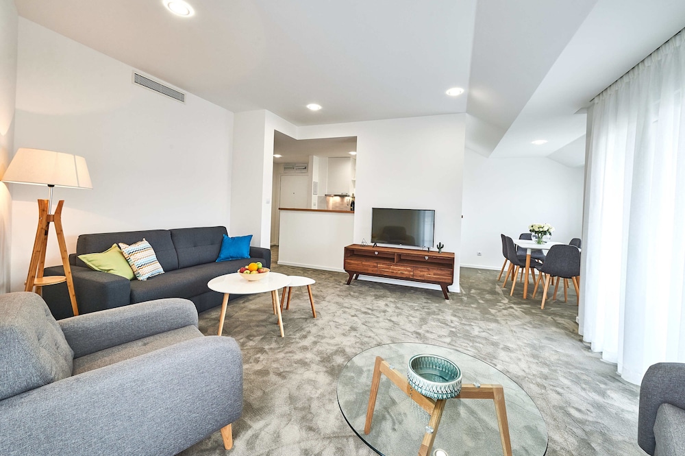 Business Apartment, 3 Bedrooms photo 1