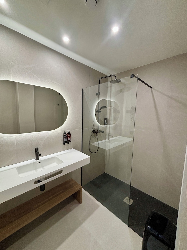 Deluxe Double Room - Photo 6