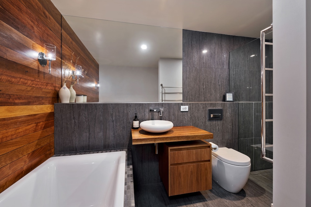 Gloria Nanook - Luxury 1 Bedroom Apartment photo 2