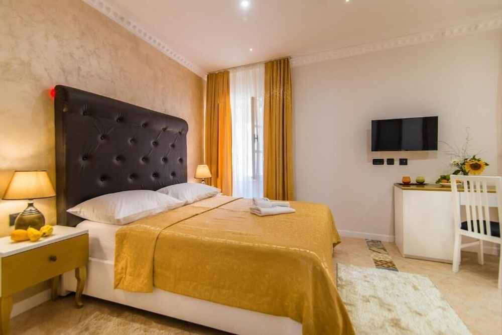 Deluxe Double or Twin Room - Photo 4