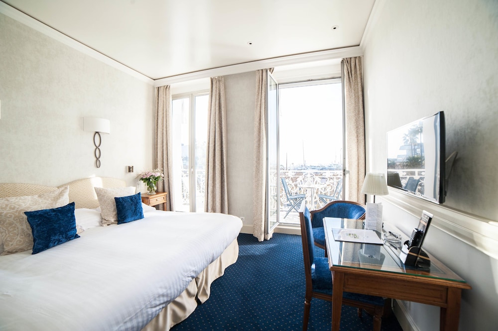 Superior Double or Twin Room, Sea View - Photo 6