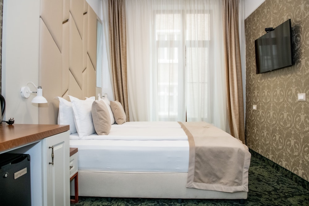 Deluxe Double or Twin Room photo 2