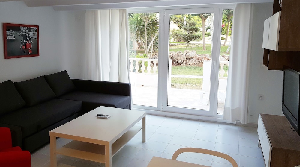 Apartment, Terrace, Garden View photo 3