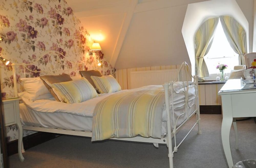 Standard Double Room photo 3