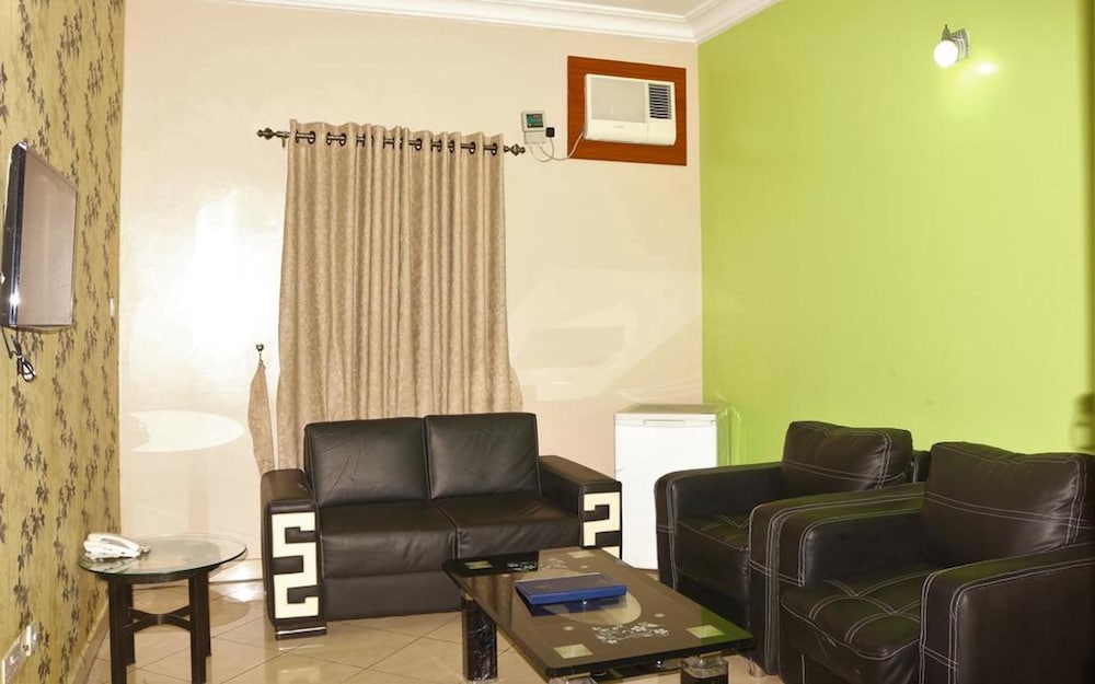 Business Suite, 1 Queen Bed photo 1
