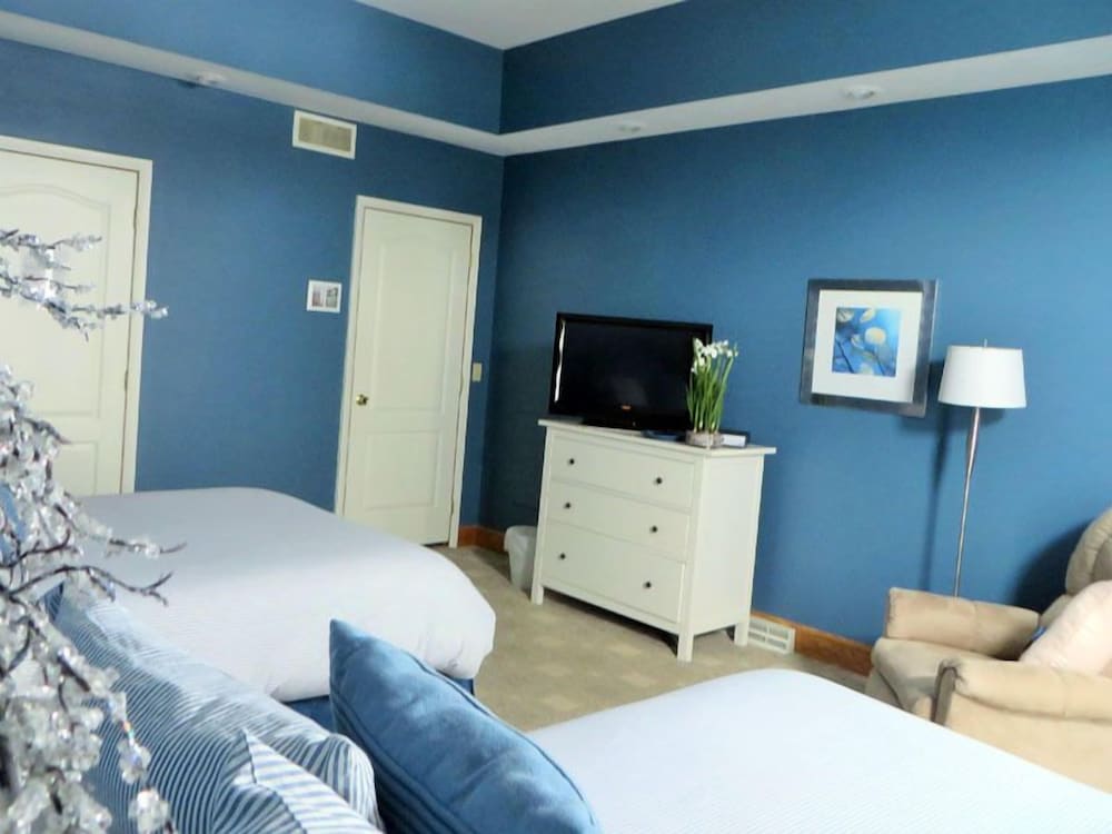 Room (2 Beds) photo 2