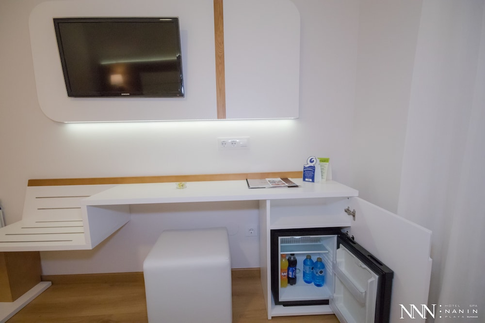 Double Room, Sea View - Photo 2