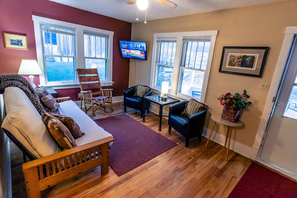 Comfort Bungalow, 2 Bedrooms, Garden Area