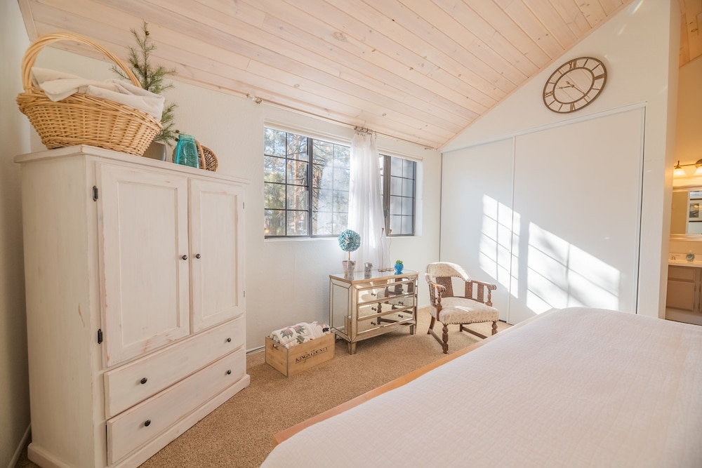 House, Multiple Beds, Hot Tub, Mountain View