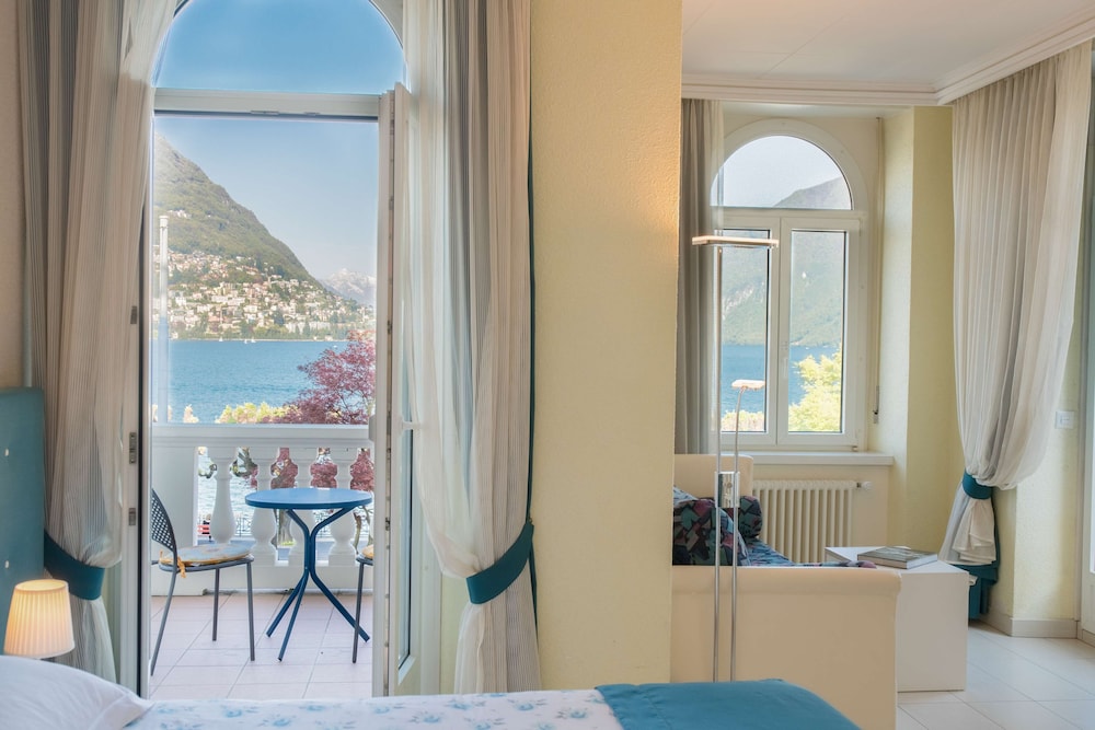 Junior Suite Superior with Direct Lake View - Photo 4