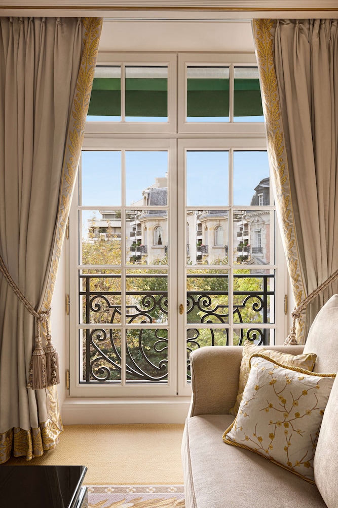 Deluxe Suite, 1 King Bed