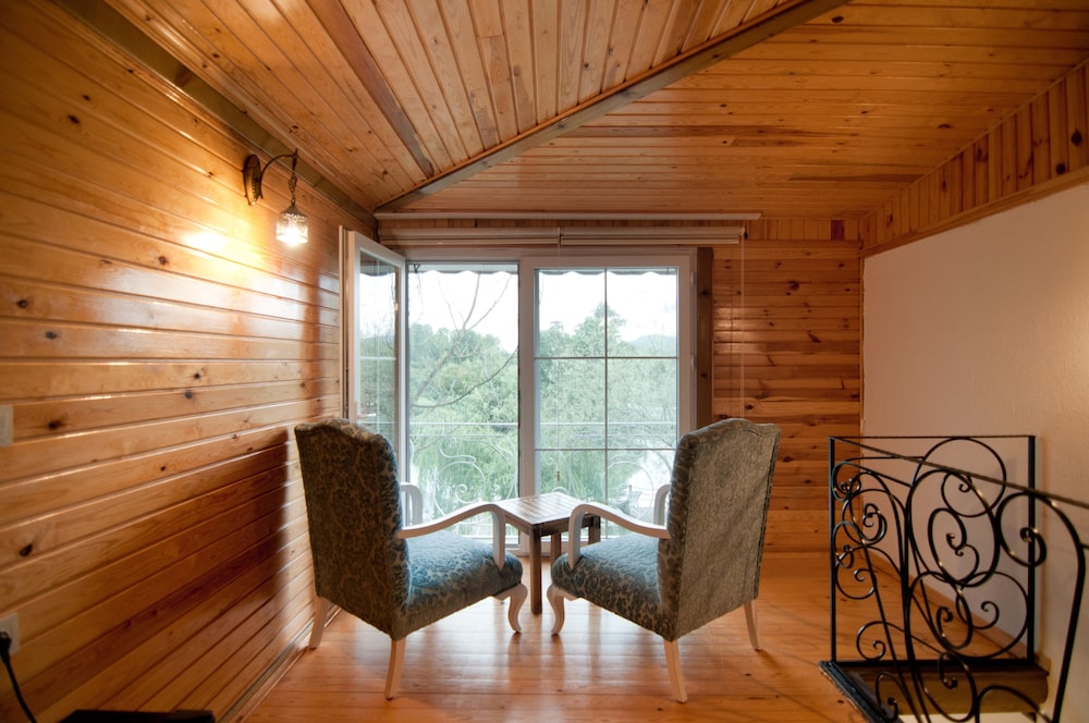 Club Bungalow, 1 Queen Bed, River View photo 3