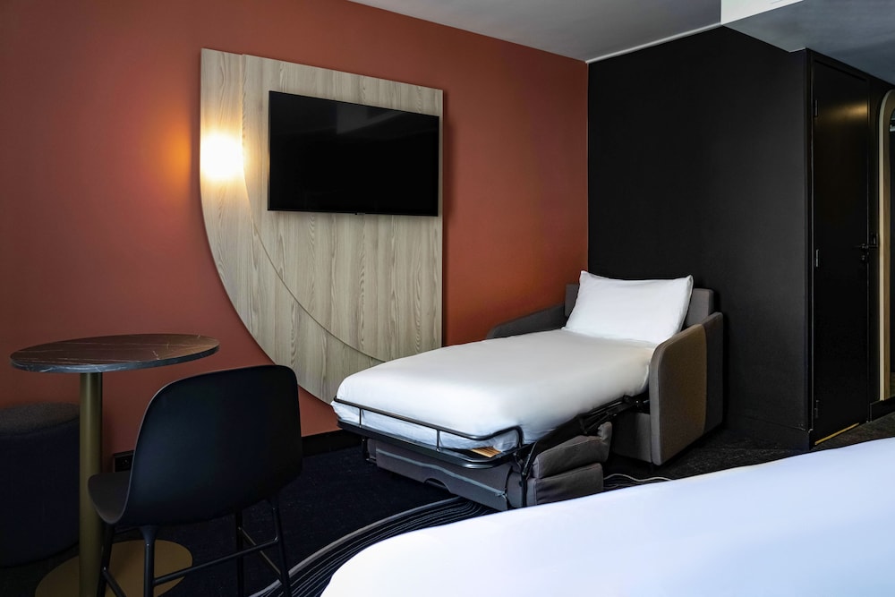 Standard Room, 1 Double Bed with Sofa bed - Photo 3
