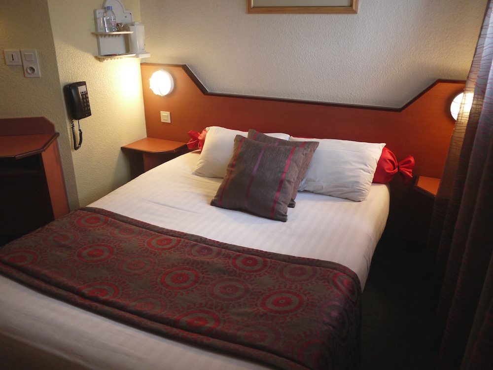 Standard Room, 1 Double Bed - Photo 4