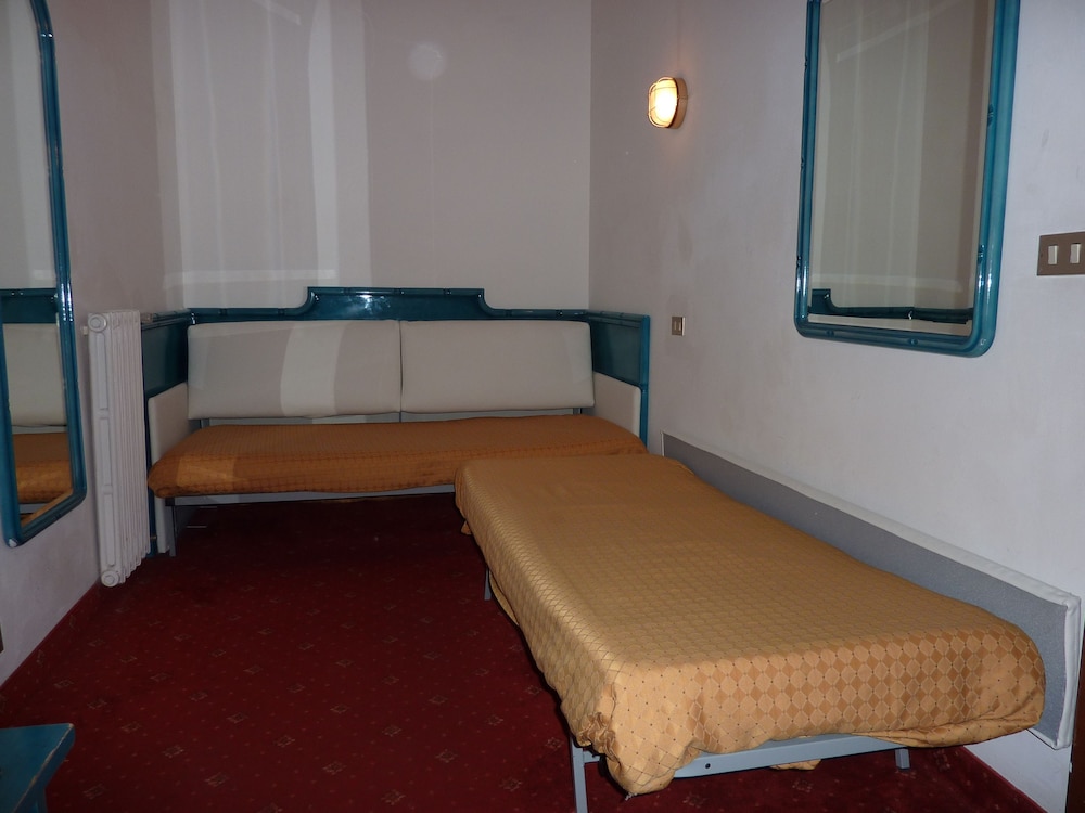 Superior Double Room - Photo 12