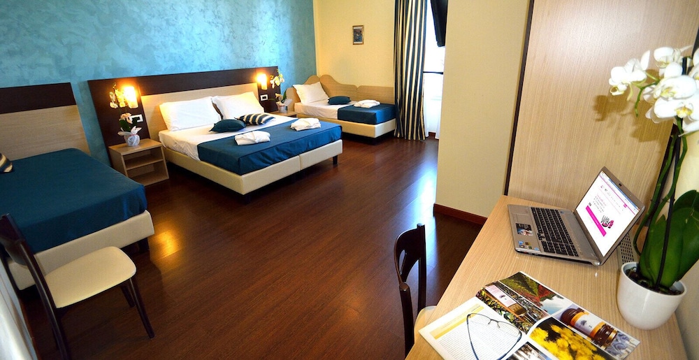 Standard Double Room Single Use photo 2