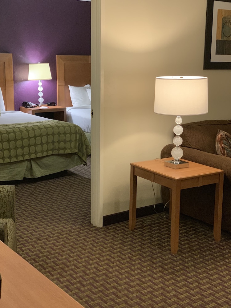 Suite, 1 Bedroom, Non Smoking (2 Queen Beds) - Photo 7