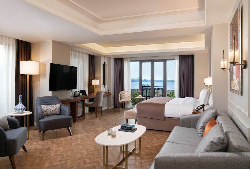 Suite, Jetted Tub, Sea View photo 1