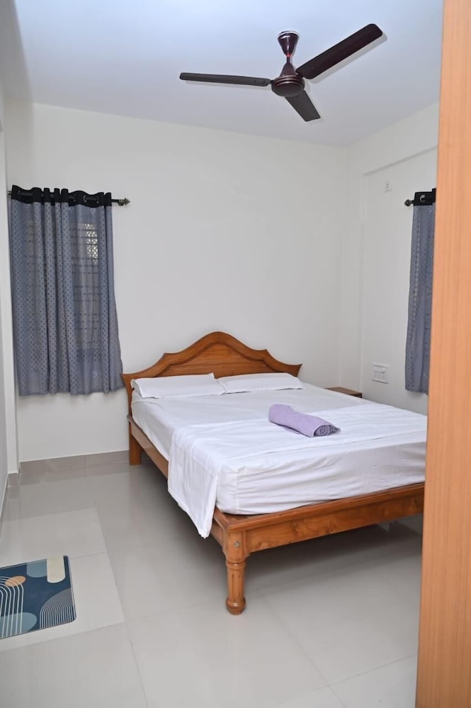 Classic Apartment, 1 Bedroom, Balcony, City View