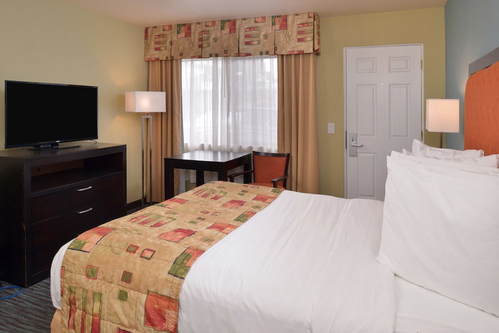 Standard Room, 1 Queen Bed - Photo 6