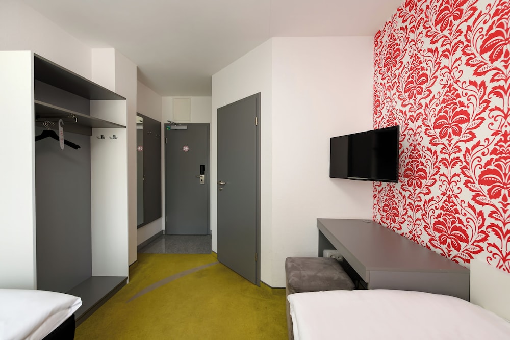 Comfort Twin Room, Non Smoking, City View photo 3
