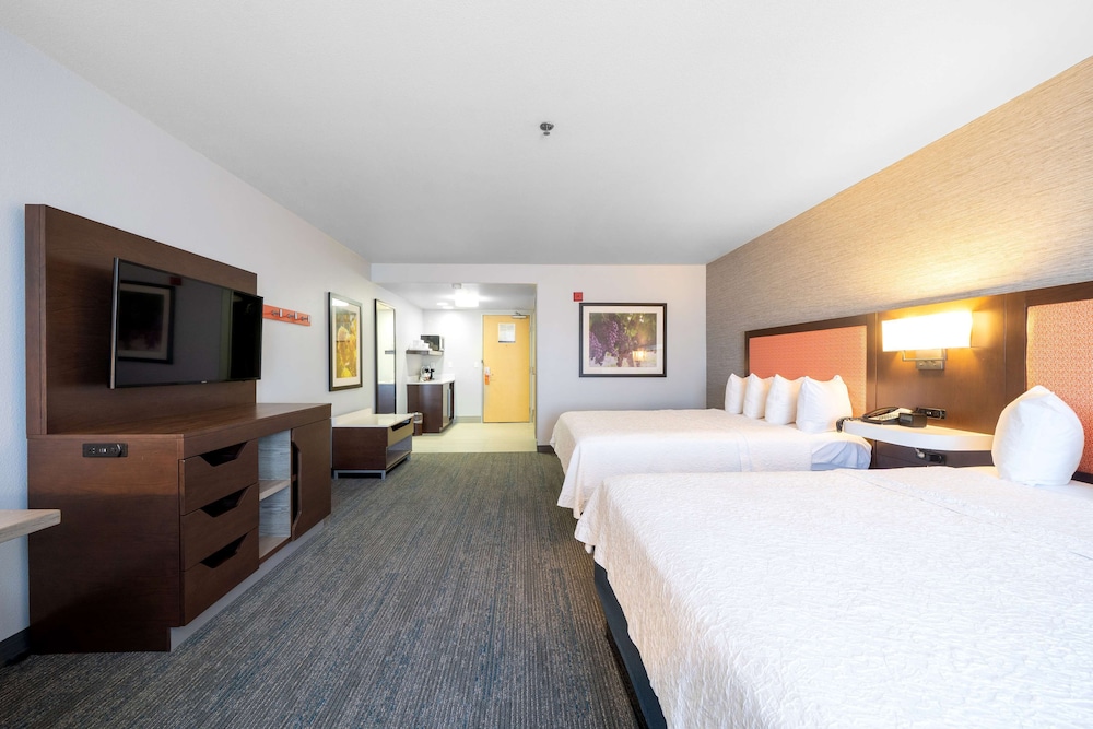 Studio Suite, 2 Queen Beds, Non Smoking - Photo 3