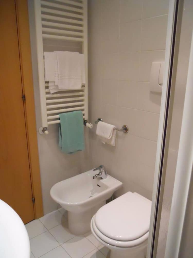 Deluxe Double Room, City View (1 double bed) photo 3