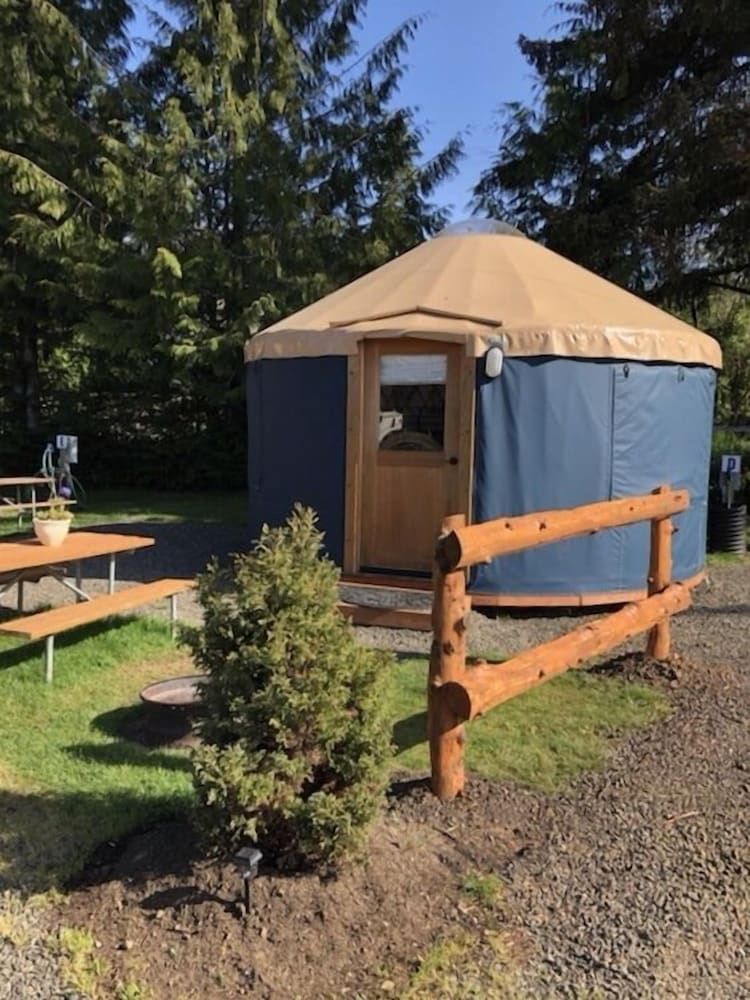 Yurt (20 ft.) photo 3