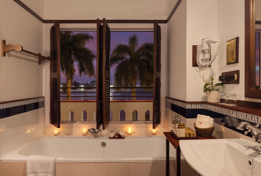 Sea Facing Deluxe Suite photo 2