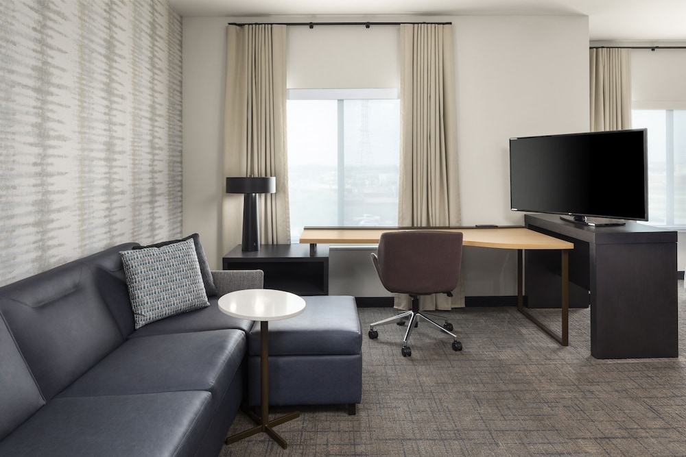 Suite, 1 Bedroom - Photo 7