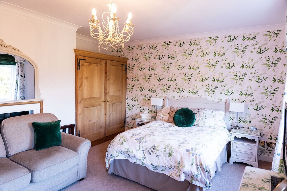 KATESHILL HOUSE, Photo 2