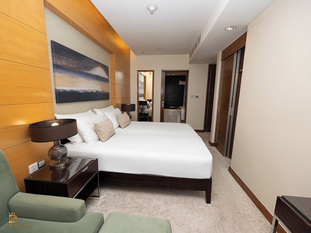 Serene Bedroom At Dubai Mall photo 1