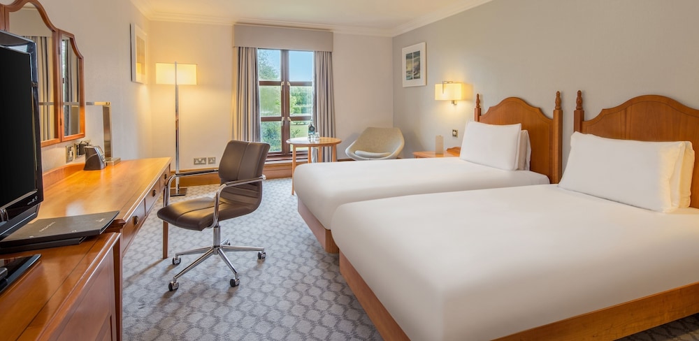 Family Guest Room with Two Double Beds - Photo 2