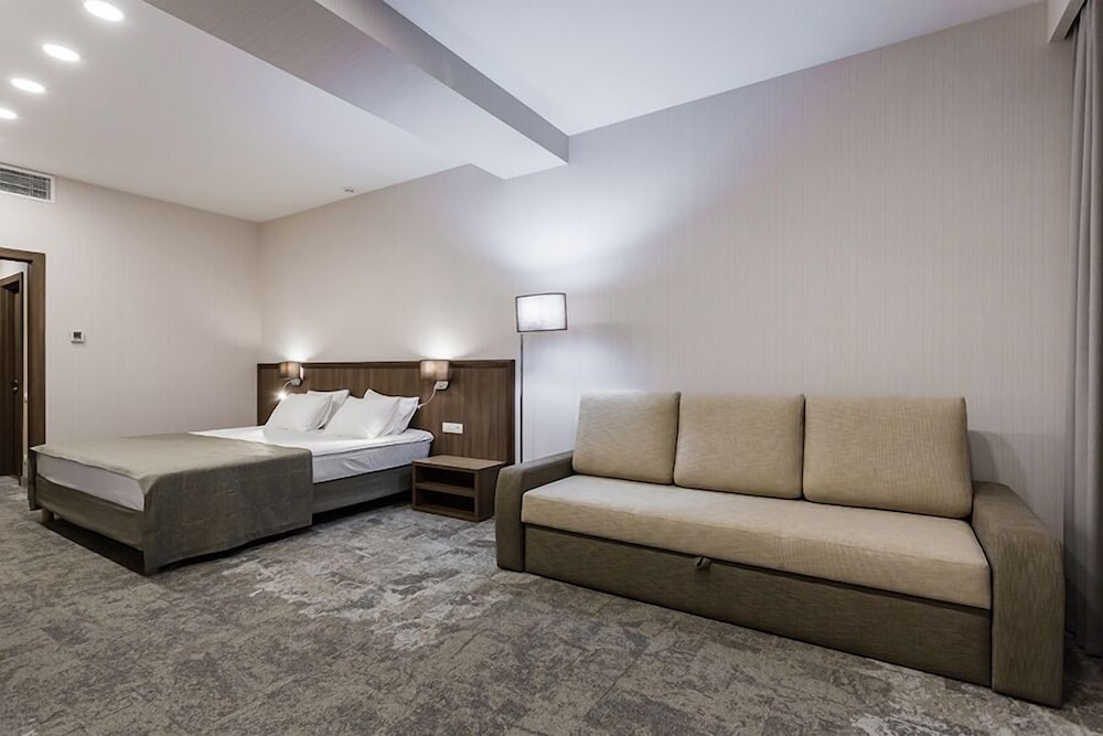 Luxury Suite photo 2