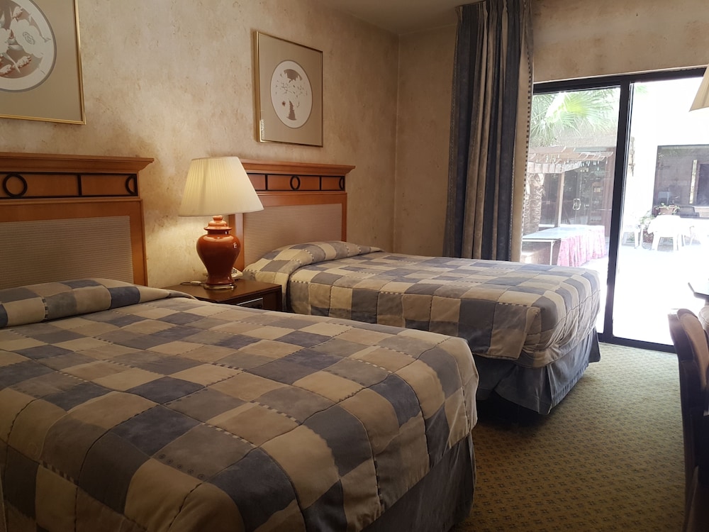 Standard Double or Twin Room - Photo 9