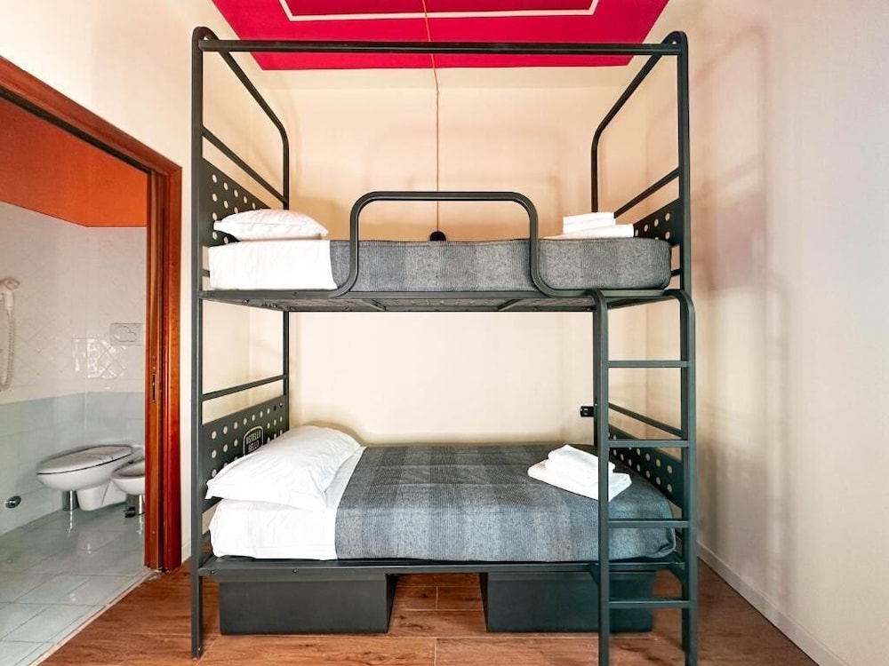 Shared Dormitory, Mixed Dorm