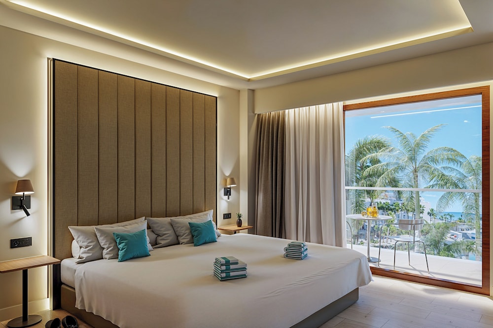 Sol Suite Lateral Sea View (2+2)
