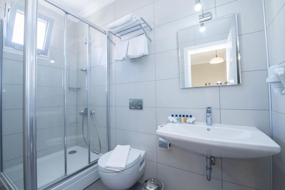 Basic Double Room, Garden View photo 3