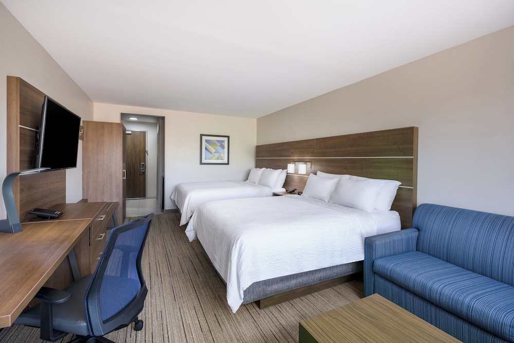 Suite, 2 Queen Beds, Accessible (Communications) - Photo 3