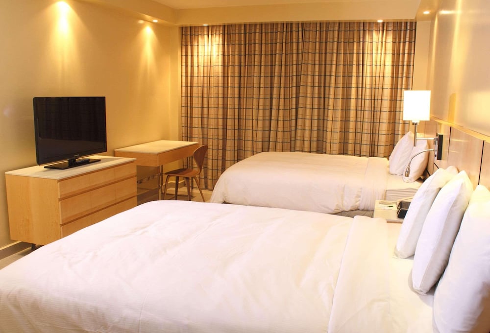 Room, 2 Queen Beds, Non Smoking, Ocean View - Photo 8