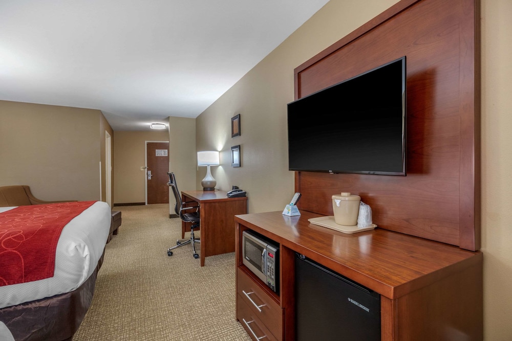 Suite, Multiple Beds, Non Smoking photo 3