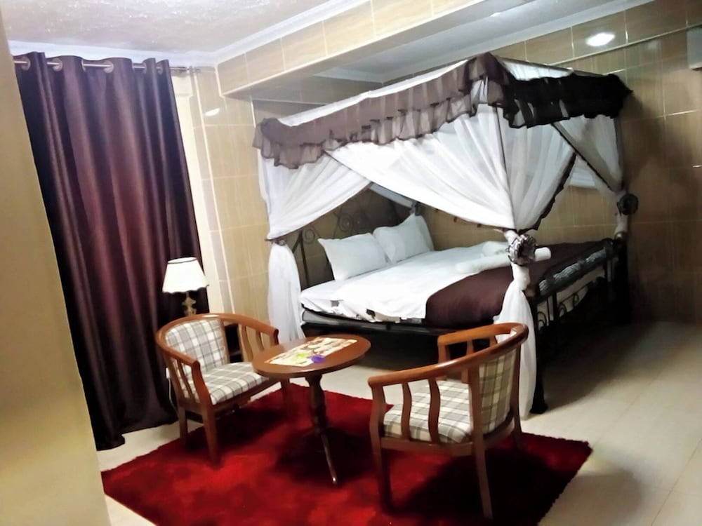 Suite, 1 King Bed, Non Smoking, Hot Tub - Photo 21