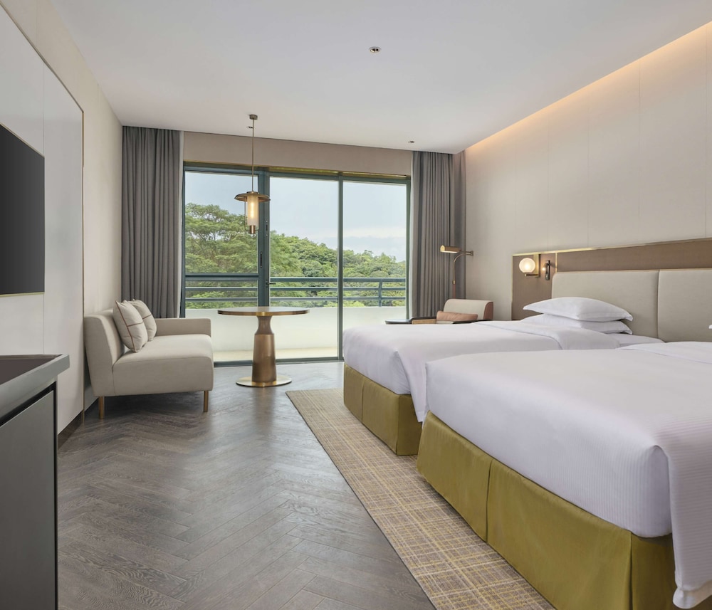 Executive Room, 2 Twin Beds, Balcony - Photo 1