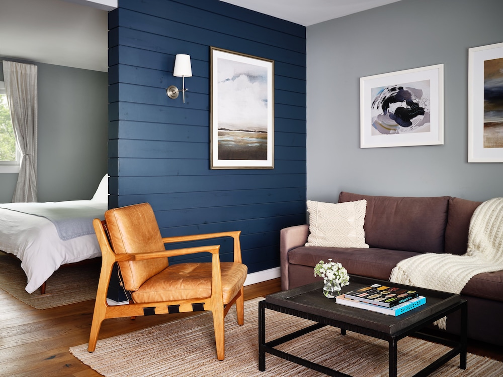 Atlantic King Suite photo 2