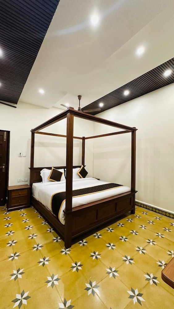 Executive Room - Photo 1