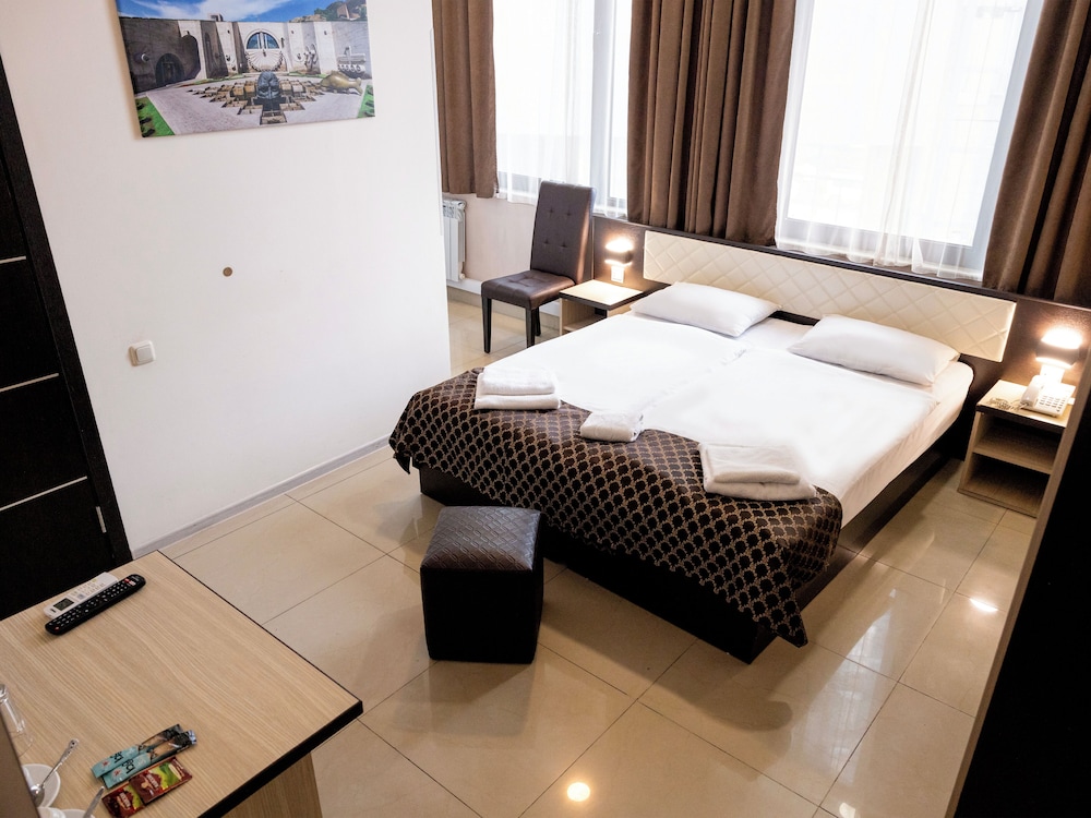 Deluxe Double or Twin Room photo 1
