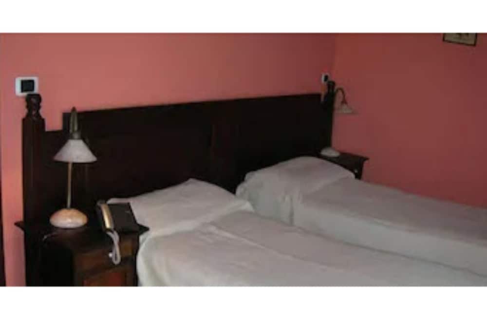 Double Or Twin Room photo 2