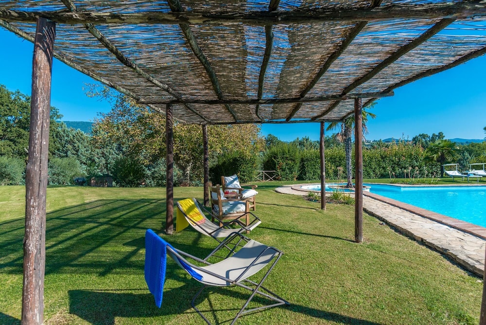 Villa photo 3